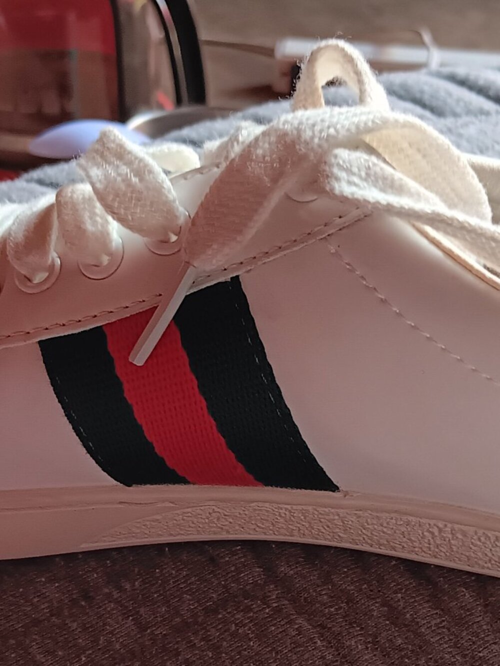 Gucci Ace Bee Embroidered Sneakers - Picture 7 of 10